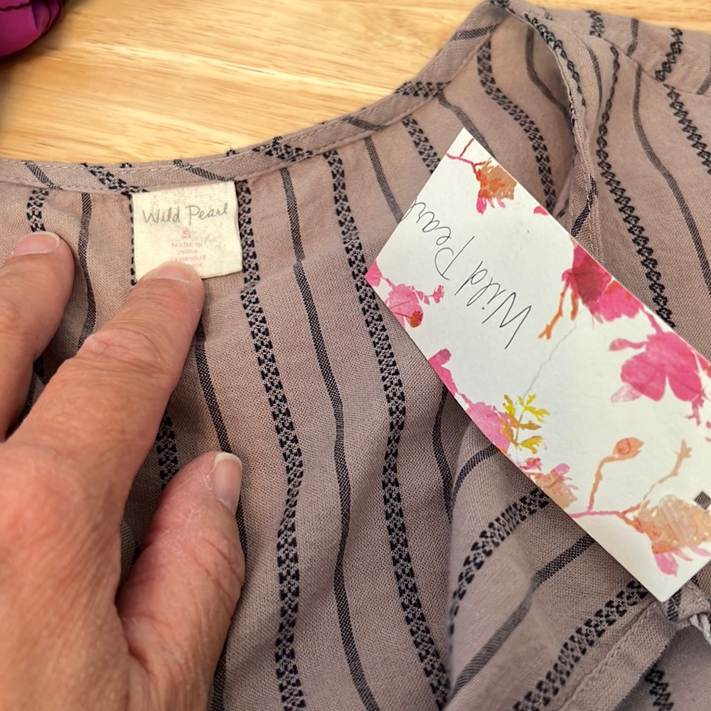 Wild Pearl Poet Sleeve Boho Top Small NWT - Picture 7 of 10